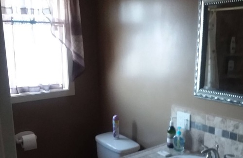 Shasta Lake House | Newer cozy two story vacation home one mile from beautiful Lake Shasta
