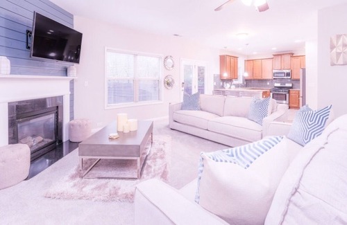 Church Street House | NEWER Home 6 miles from ATLANTA Airport & Downtown