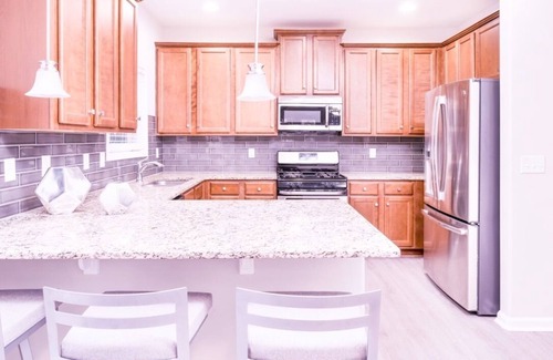 Church Street House | NEWER Home 6 miles from ATLANTA Airport & Downtown