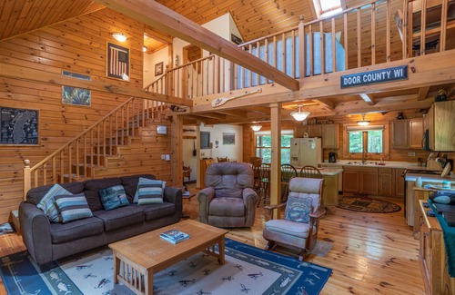Sturgeon Bay House | Newer Log Home on Clarks Lake with Dock and Boats