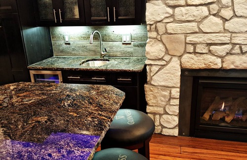 Alma House | Newer Luxury Home, minutes from Breckenridge, Indoor Hot Tub, Mountain Views