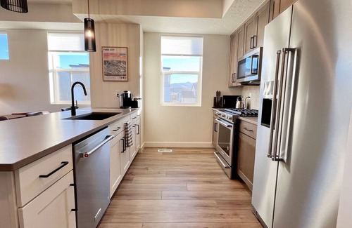 Park City House | Newer Modern Townhouse in Park City