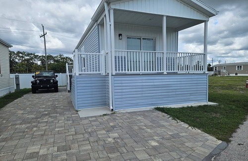 Fort Myers Beach House | Newer one bedroom full bath manufactured home two miles from fort myers beach.