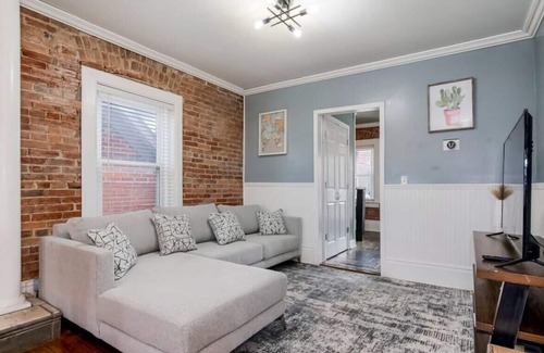 Columbus Park Apartment | Newest KC 2 · 18) Entire Loft downtown+ free parking!