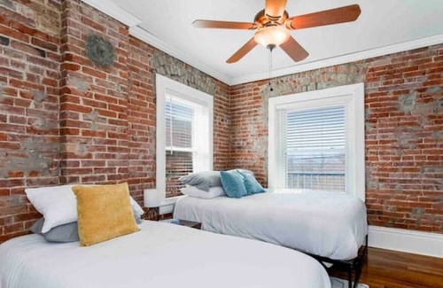 Northeast Kansas City Condo | Newest KC Unit 2 · Downtown- walk to River Market- 2 bedroom!