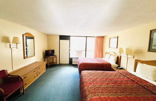 Cherokee Hotel | Newfound Lodge on the river