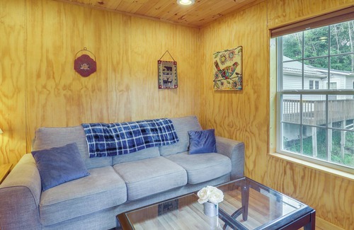 Linville Falls Cabin | Newland Cabin with Porch: Walk to Linville Falls!