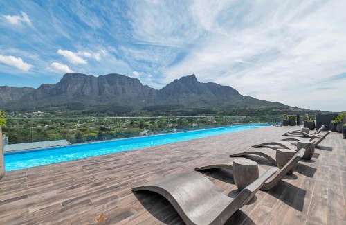 Claremont Apartment | Newlands Peak 823