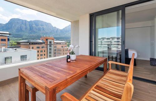 Claremont Apartment | Newlands Peak 823