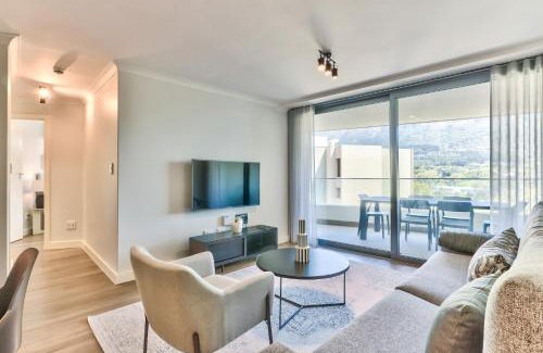 Claremont Apartment | Newlands Peak Luxury Apartment Unit 636