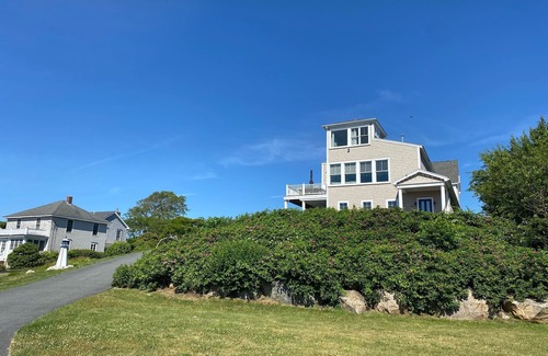 Snug Harbor House | Newly Available Summer 2022 - Snug Harbor Ocean Views