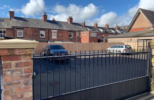 Leek Apartment | Newly built 2 bed flat in the heart of Leek