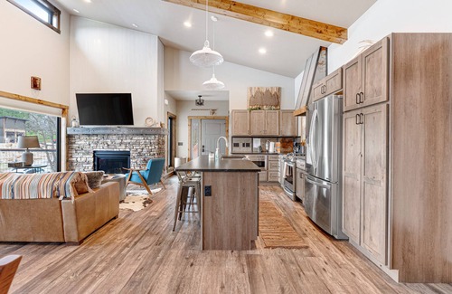 Sturgis House | Newly built 3-story home w/private hot tub, gas grill, gas fireplace, and W/D