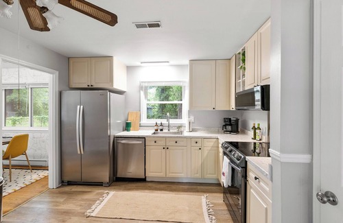 Hidden Valley House | Newly Built 4BD - Cozy Stay w/Movie & Games