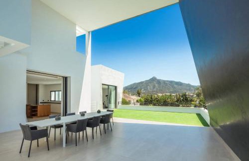 Nueva Andalucia Apartment | Newly Built 6 BDRM Luxury Villa in Nueva Andalucía