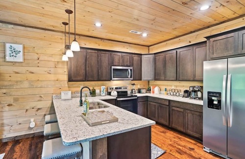 Chalet Village North Ski Chalet | NEWLY BUILT Amazing View Chalet Perfect Location