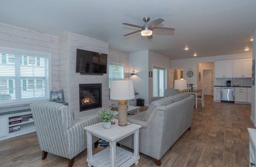 Sister Bay Condo | Newly built Excecutive Condo located in heart of Sister Bay!
