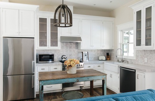 Glen Ellen House | Newly built farmhouse-style home in the beautiful Sonoma wine country