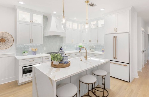 Sugarwood Beach House | Newly Built Home with Private Pool Golf Cart, Carriage House!