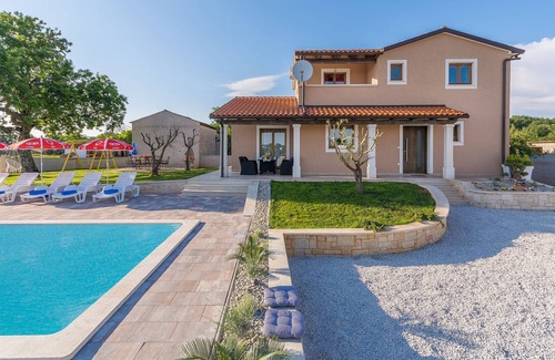 Tinjan Cottage | Newly built holiday house with pool and garden ,on a quiet location near Tinjan