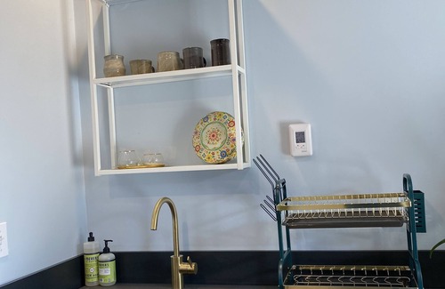 Richmond House | Newly built home, steps to Hawthorne Blvd shops and restaurants!