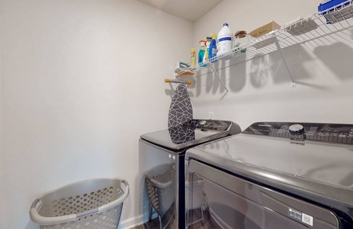 Anderson House | Newly built house with private putting green, fenced in yard + dog friendly