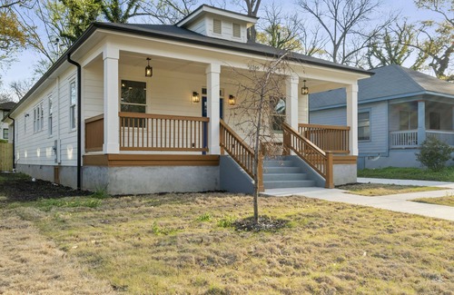 West End House | Newly built immaculate retreat in West End, Atlanta. We can't wait to see you!