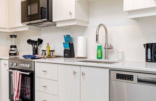 Kitchener Apartment | Newly Built Modern Condo w Balcony & City Views