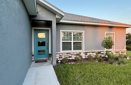 Avis Oaks House | Newly built modern 3-bedroom house close to Hospital, Springs, and Beach.