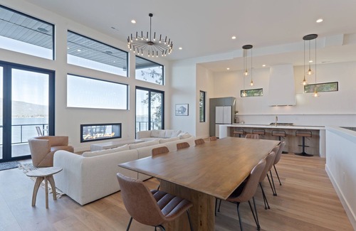 Sandpoint House | Newly built, spacious 6 bedroom 5 bathroom lake house in charming Sagle.