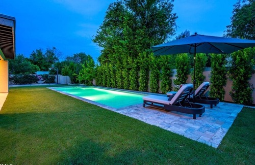 Camelback East Villa | Newly Constructed Modern Villa in North Central Phoenix