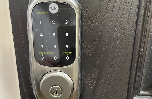 El Monte House | Newly decorated room, automatic big iron door, smart lock safety and convenience