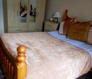 Bradford House | Newly Decorated Spacious room, Women only