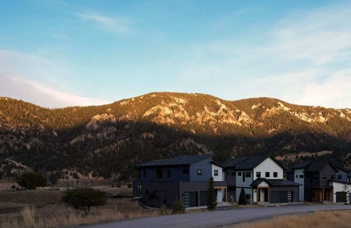 Gallatin Gateway Cabin | Newly Designed Home with Hot Tub | Aspects Big Sky