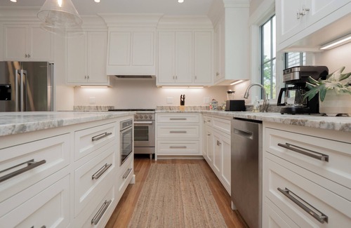 Historic Hill House | Newly fully renovated 5 bedroom close to all that Newport has to offer