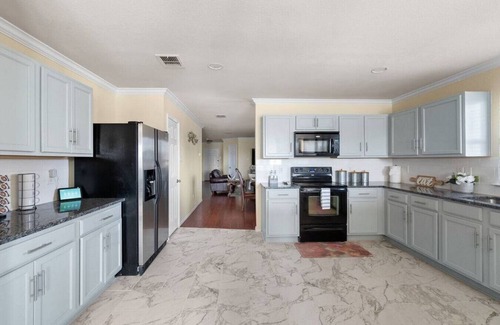 Southeast Arlington House | Newly Furnished Family Home With Gameroom