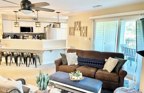 Kimberling City Condo | Newly Furnished Lakefront Condo in Kimberling City