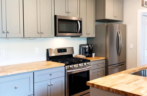 Downtown Charleston House | Newly Listed: Charming home in historic dwtn, walk to shops/parks, Free parking