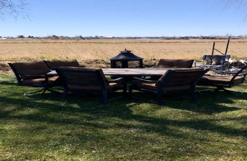 Twin Falls House | Newly listed, executive apartment, hot tub, great for adventure!
