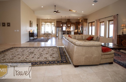 Prescott Valley House | *Newly Listed *Luxurious Countryside Palazzo *Amazing Views *WIFI *Fireplace *Perfect for Families