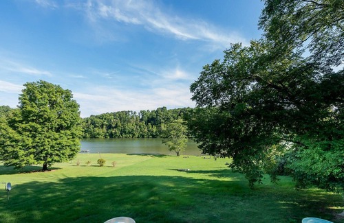 Harriman House | Newly Listed! Pet Friendly-Waterfront-Great Fishing on Clinch River! Enjoy the Firepit, View & More