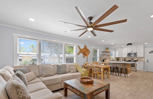 River District House | Newly refreshed and near Bradenton Riverwalk!