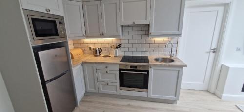 Ranelagh House | Newly Refurbed 1BD Cottage in Prime Location