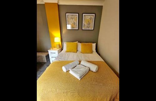 Bridgwater House | Newly refurbed - sleeps 6 - long stay