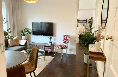 Vauxhall Apartment | Newly refurbished 2 BR Apartment in South London