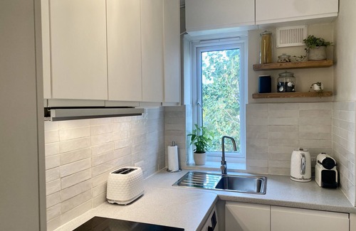Stockwell Apartment | Newly Refurbished 2 BR Apartment in South London