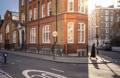Vincent Square Apartment | Newly Refurbished 2BD LG Apartment