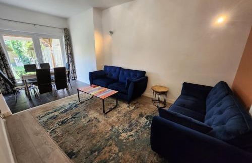 Bolton House | Newly Refurbished 3 Bedroom House with Lovely Garden