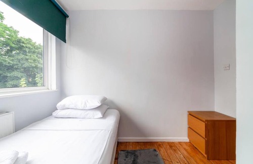 South Camberwell House | Newly refurbished 5 BDR house wgarden and parking