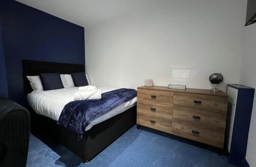 Newcastle-upon-Tyne Apartment | Newly Refurbished 6 Person En-suite Apartment Tyne & Wear Newcastle Upon Tyne